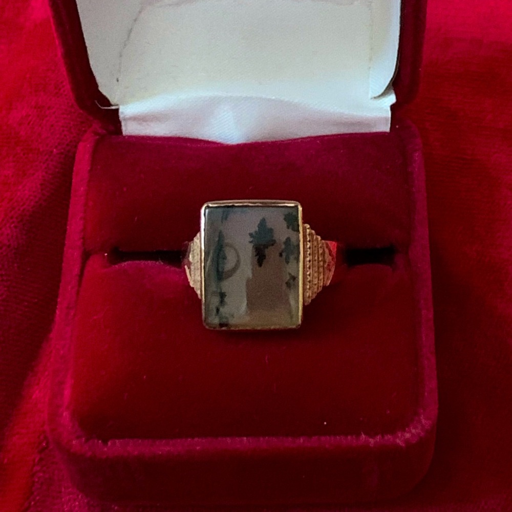 14 K Art Deco Moss Agate ring